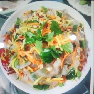 1 kg sứa biển muối giòn ngon(sứa còn ngâm nước mặn