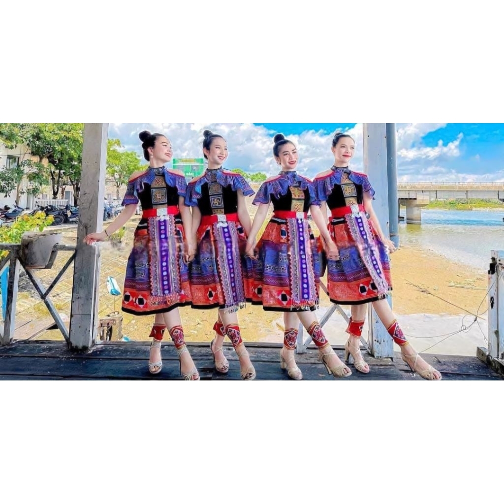 Bộ Hmong cho người lớn