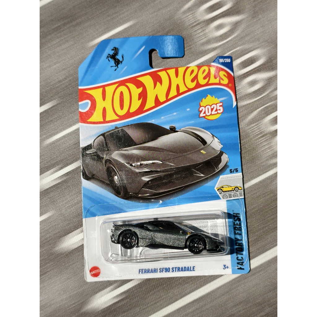 Xe mô hình Hot Wheels Ferrari SF90 Stradale ( Xám )