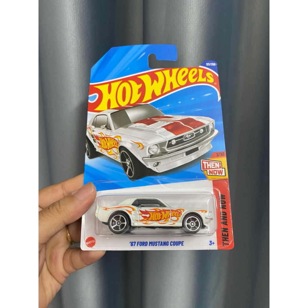 Xe Mô Hình Hot Wheels 67 FORD MUSTANG COUPE