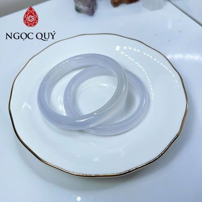 Vòng mã não - Vòng tay liền khối đá mã não trắng ánh tím tự nhiên chất 3A bản 9-11mm - Ngọc Quý