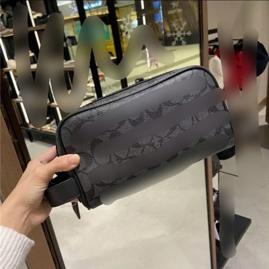 Clutch nam cầm tay C Small Travel Kit In Signature Canvas