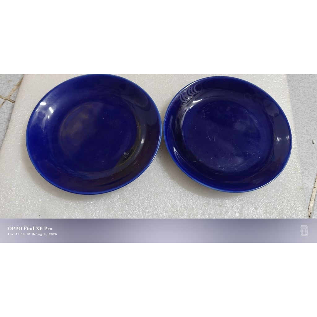 2 dĩa Kinmugi Aiai màu xanh lam rất đẹp có triện ký