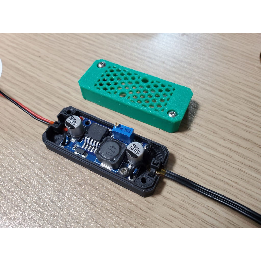 box nhựa bảo vệ mạch LM2596 buck converter - màu ngẫu nhiên