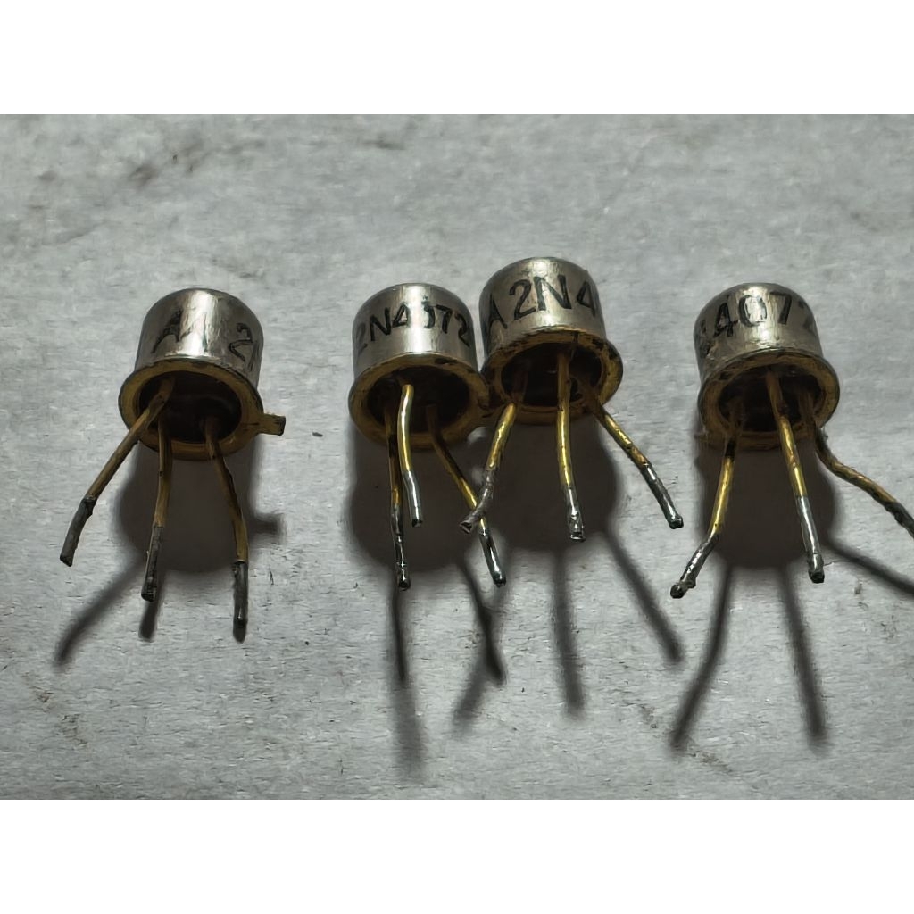 2N4072 – Silicon NPN HF Low Power BJT Transistor chân vàng tháo máy