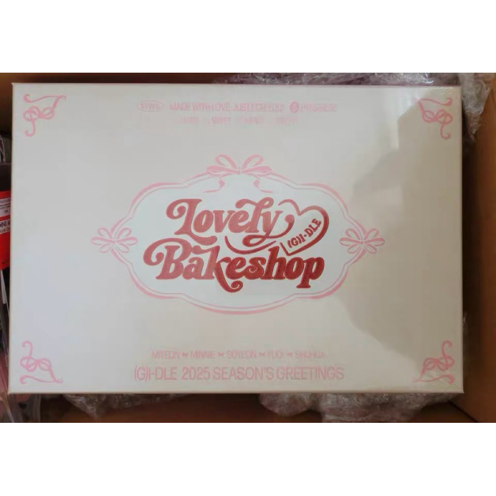 (G)I-dle 2025 Season's Greetings "Lovely Bakeshop"