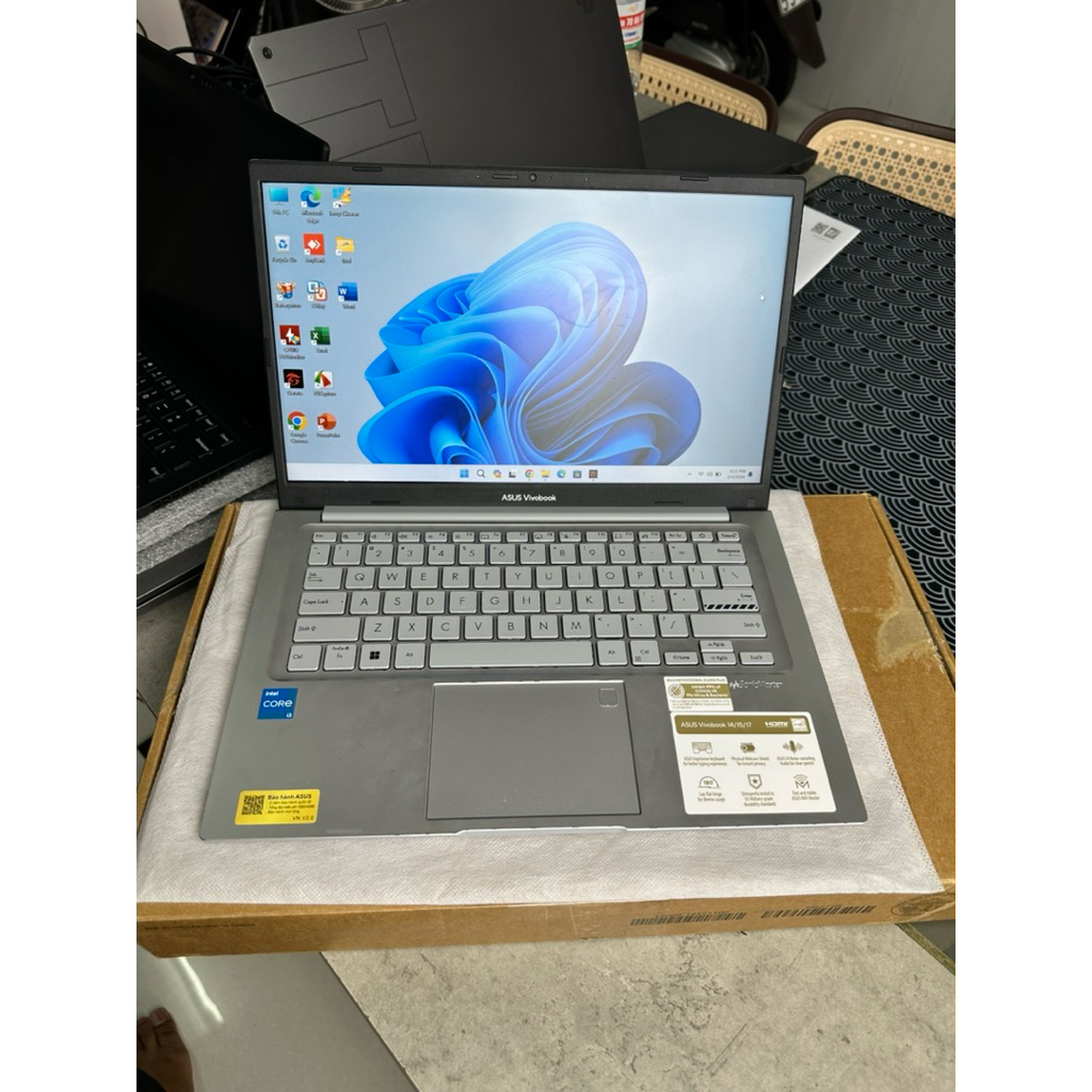 Laptop Asus Vivobook 14 X1404VA-EB509W (sx 2025) mẫu mới nhất