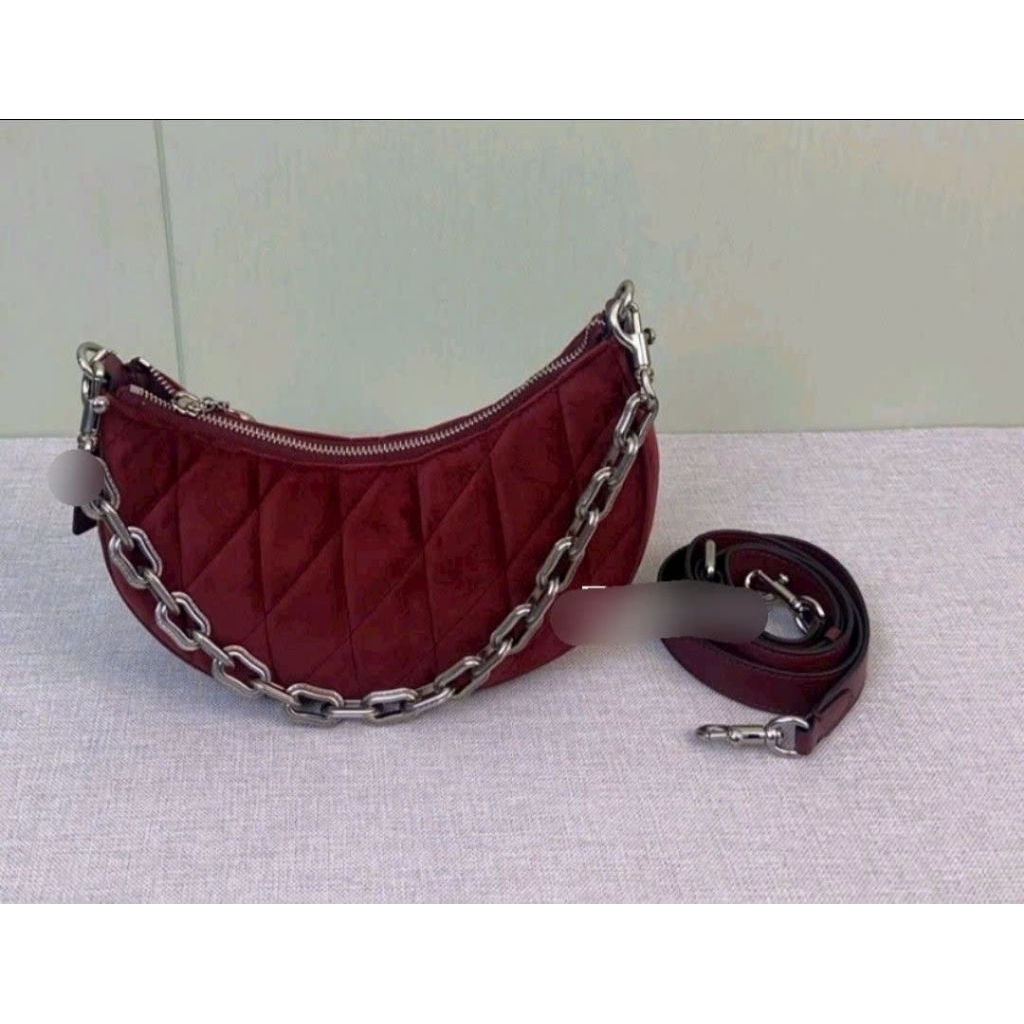 Túi.kẹp nách Mira Shoulder Bag With Pillow Quilting hình bán nguyệt