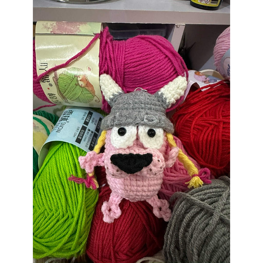 móc khoá chú chó nhút nhát/ courage the cowardly dog (VIKING HAT)