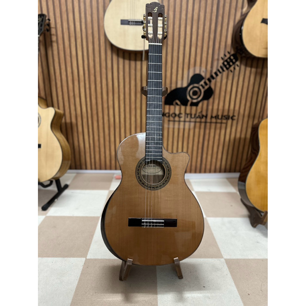 Guitar classic Ba đờn C600J