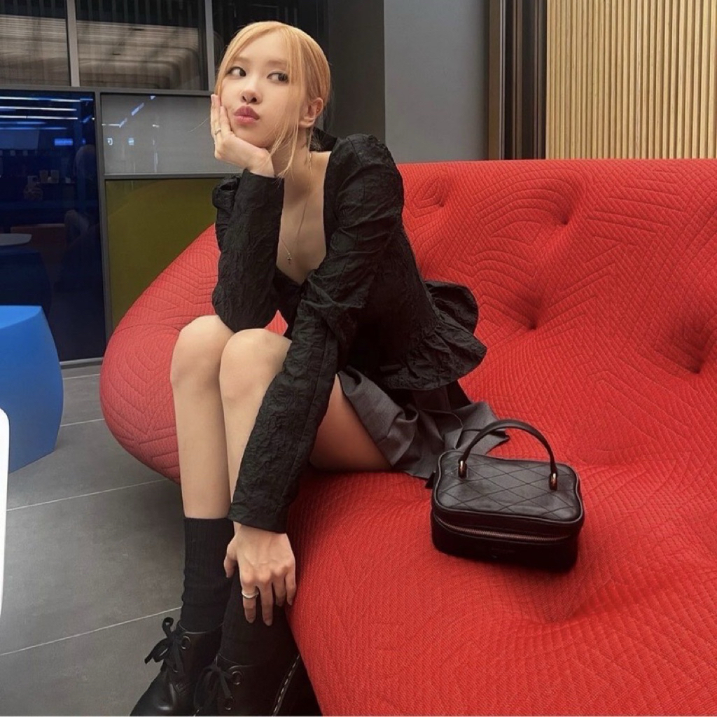 Pass set 2 món áo+váy Rosé Blackpink size S BDbrand18