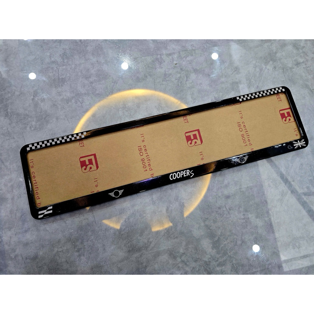 Khung biển số nhôm CNC  Mini Coo per S khắc tên riêng theo yêu cầu