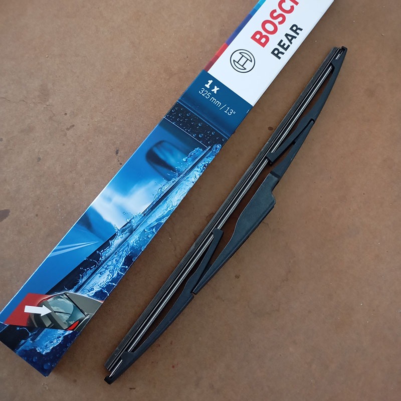 Gạt Mưa Sau Xe KIA Sedona 2015 - 2021 Bosch 325mm