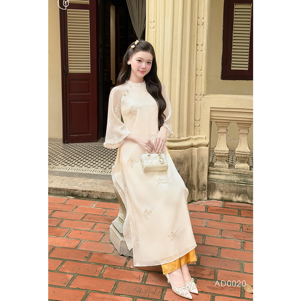 Áo dài cách tân tết nữ Giian dáng suông 4 tà, hoa nhí thêu thủ công cao cấp, thiết kế cổ tròn phối n