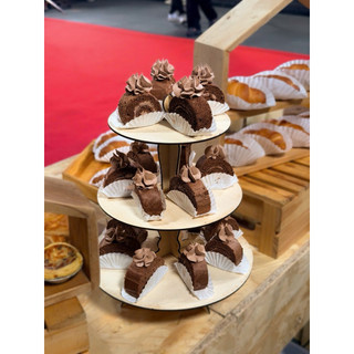 Kệ cupcake gỗ ép 3 tầng