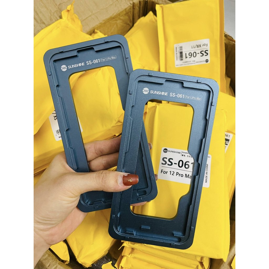 Khuôn ép kính 6g-14promax bao khít.