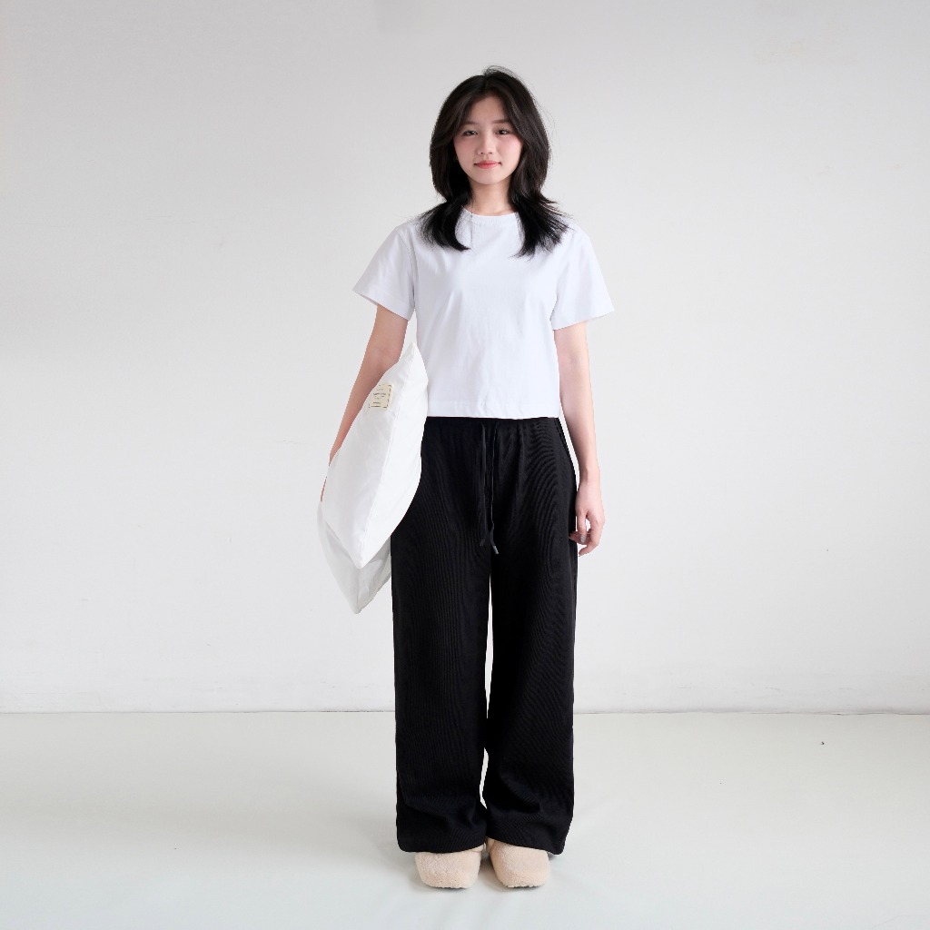 Áo Thun Mid-Crop Form Regular Dáng Ngắn Mặc Thường Ngày, 100% Cotton, Vải Đứng Form - Joan Studio