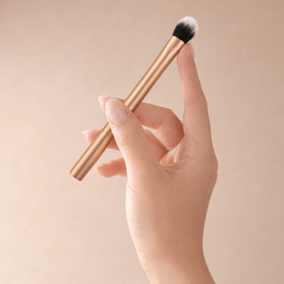 Cọ Tán Bầu Mắt Cọ Nhấn RT REAL TECHNIQUES Large Eye Shadow Brush R114 Shape To Dùng Chuyên Nghiệp