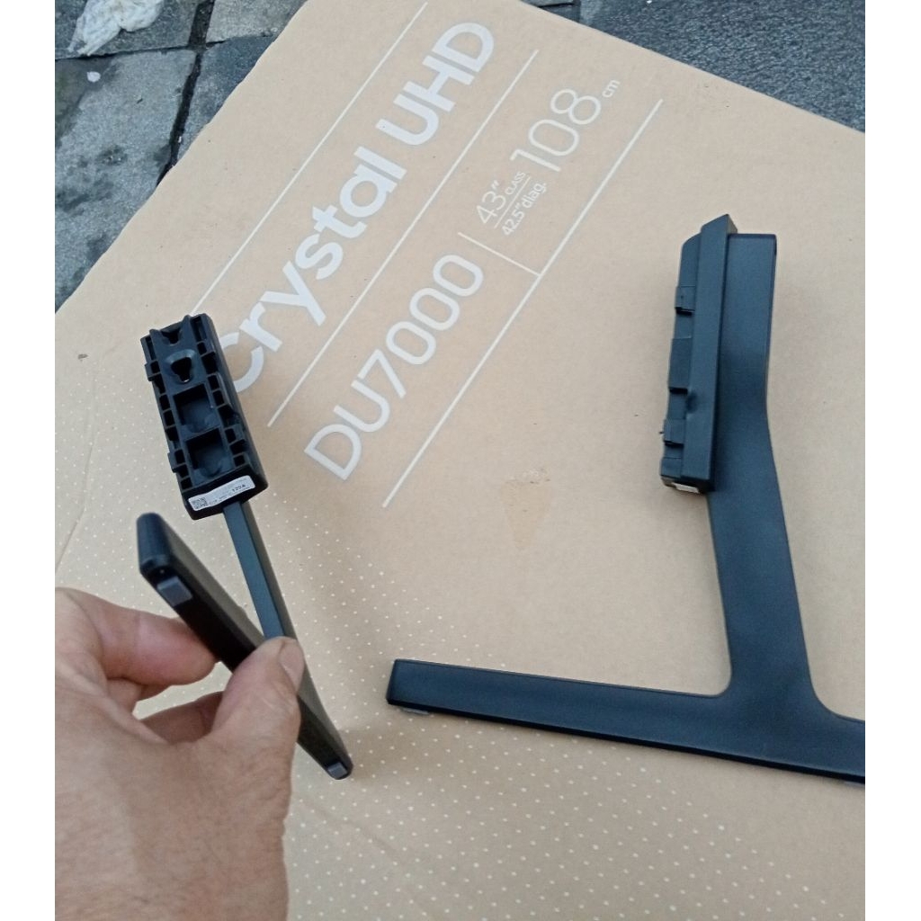 chân tivi Samsung model 43DU7000