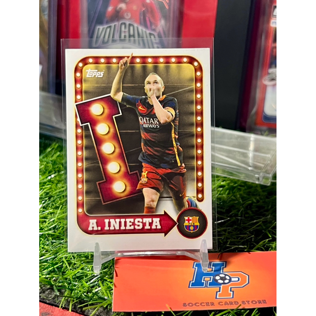 Thẻ bóng đá Iniesta Name In Light Topps Barcelona Collecter Tin 2025/26