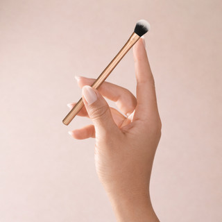 Cọ highlight mũi/má hồng nhỏ đa năng RT Real Techniques Nose Highlighting/ Shadow Brush R113