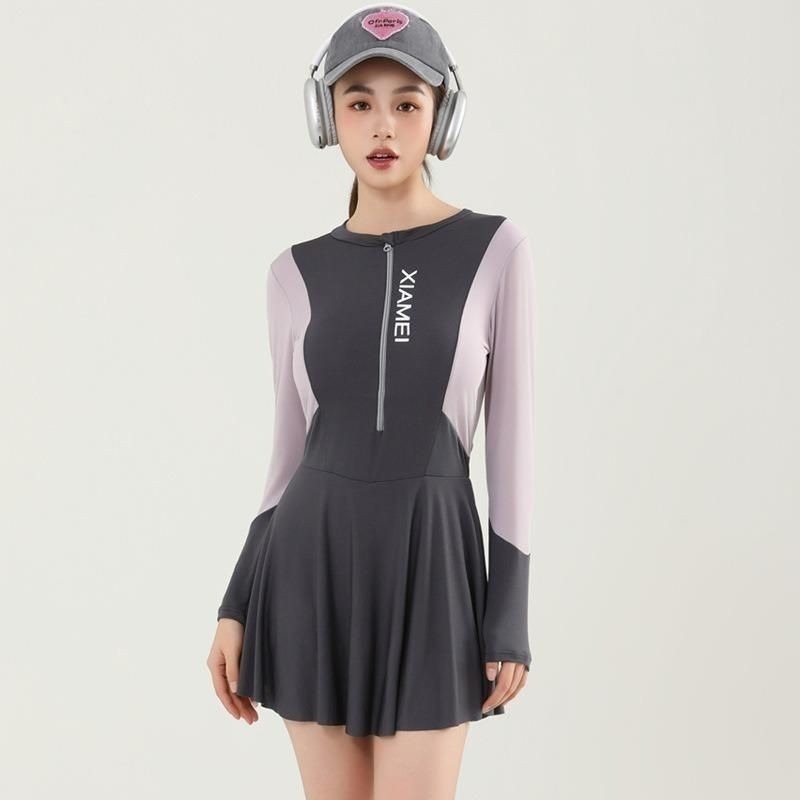 Đồ bơi 1 mảnh bikini đi biển liền thân cho nữ đồ bơi dài tay kín đáo du lịch thời trang dáng váy phong cách thể thao D5 | BigBuy360 - bigbuy360.vn