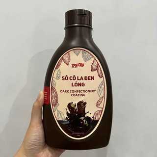 Socola Đen Lỏng Trendy 1kg – Sốt Chocolate Đen Đậm Vị, Topping Trà Sữa/Đá Xay/Kem, Trang Trí Bánh, Pha Chế – Chai 1Kg