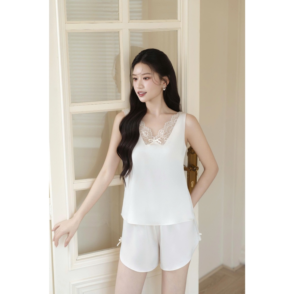 Bộ Đồ Ngủ Lụa Ngọc Trai Cao Cấp Phối Ren Quyến Rũ – Đồ Ngủ Nữ Mềm Mại Sang Trọng | BigBuy360 - bigbuy360.vn