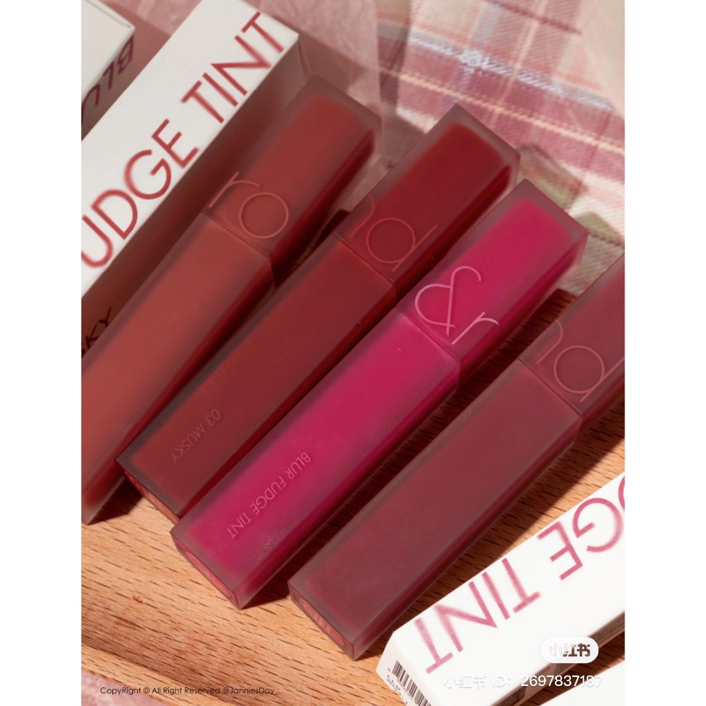 Son Kem Lì Romand Blur Fudge Tint Lên Màu Chuẩn, Mịn Môi 03 Musky Cam đỏ gạch, Màu 04 Radwood Đỏ nâu