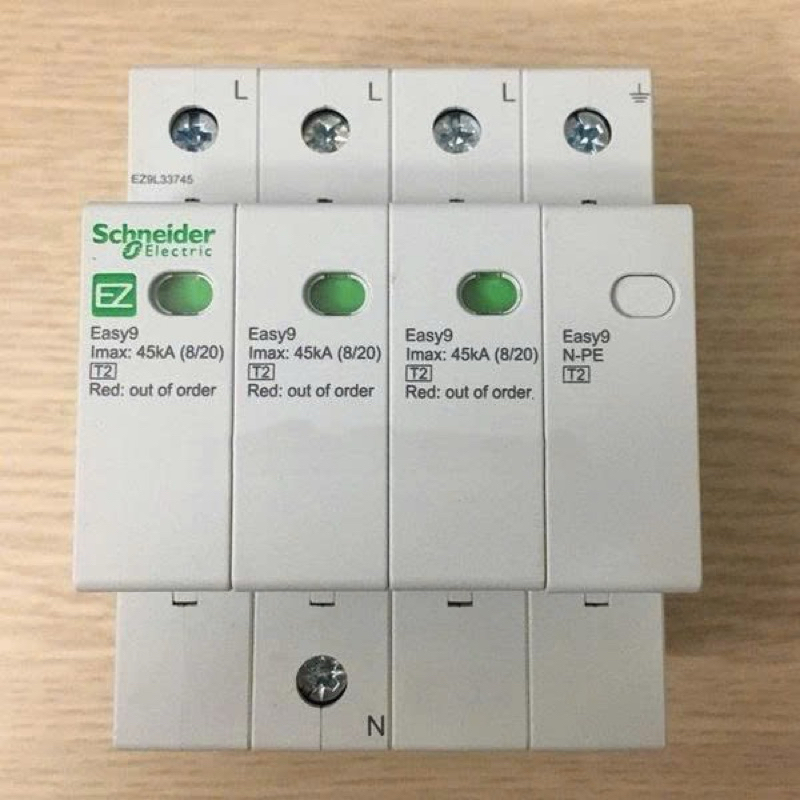 chống sét lan truyền 3P+N 400V IMAX 20kA - 45kA dòng Easy9 SPD - Schneider Electric - EZ9L33745