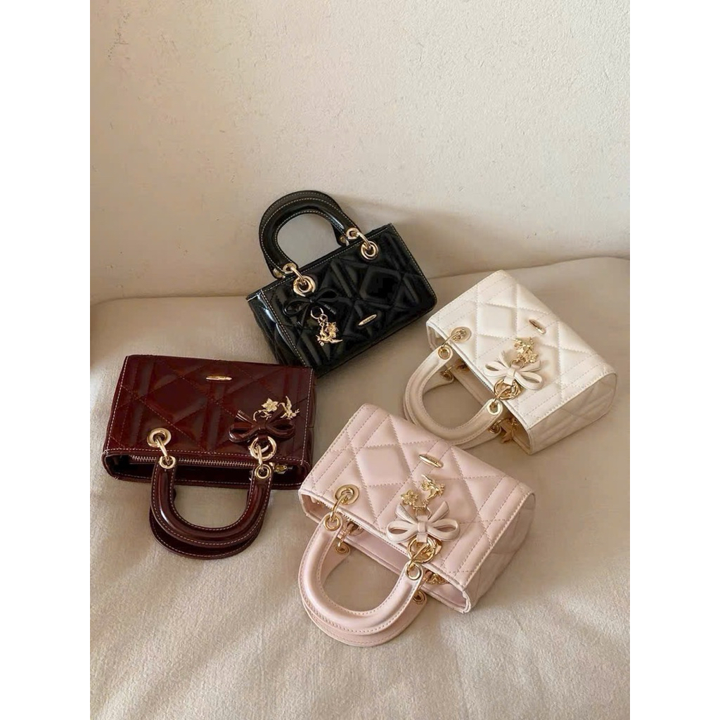 Túi CHIO dáng DĐ Ngang X0162 Da Bóng Tặng CHARM NƠ