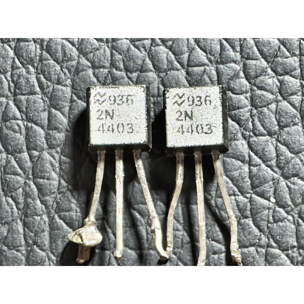 Transistor 2N4401 và 2N4403 tháo máy