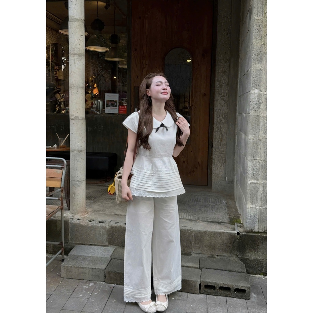 (Hàng Mới): Set Váy Áo Khoá Sau Tay Cộc Cổ Sen Đính Nơ Phối Tầng + Quần Suông Trắng Chất Thô-Ảnh Thật Lollaye | BigBuy360 - bigbuy360.vn