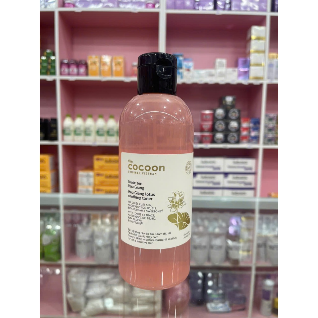 Chai nước hoa hồng toner COCOON nước sen hậu giang