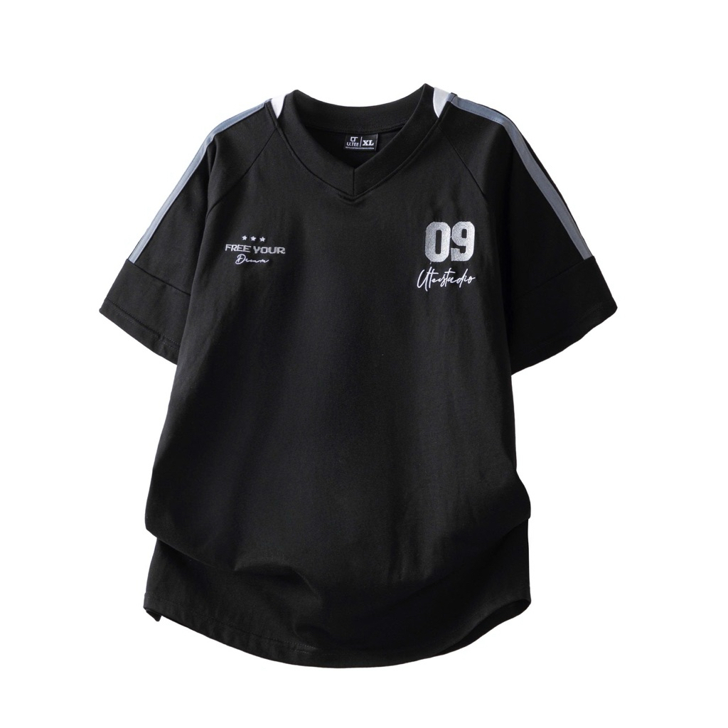 Áo Thun Thêu 09 Cổ Tim 2 Sọc Line Phối Cổ Chất Liệu Bóng Thái Unisex Nam Nữ UTEESTUDIO Menswear Top | BigBuy360 - bigbuy360.vn