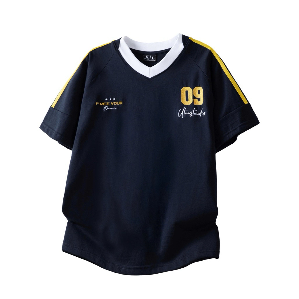 Áo Thun Thêu 09 Cổ Tim 2 Sọc Line Phối Cổ Chất Liệu Bóng Thái Unisex Nam Nữ UTEESTUDIO Menswear Top | BigBuy360 - bigbuy360.vn