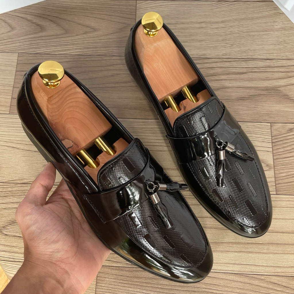 ( Mã D26 ) Giày tây nam công sở Hàn Quốc, giày da bóng gương in họa tiết bắt mắt gắn chuông kim loại
