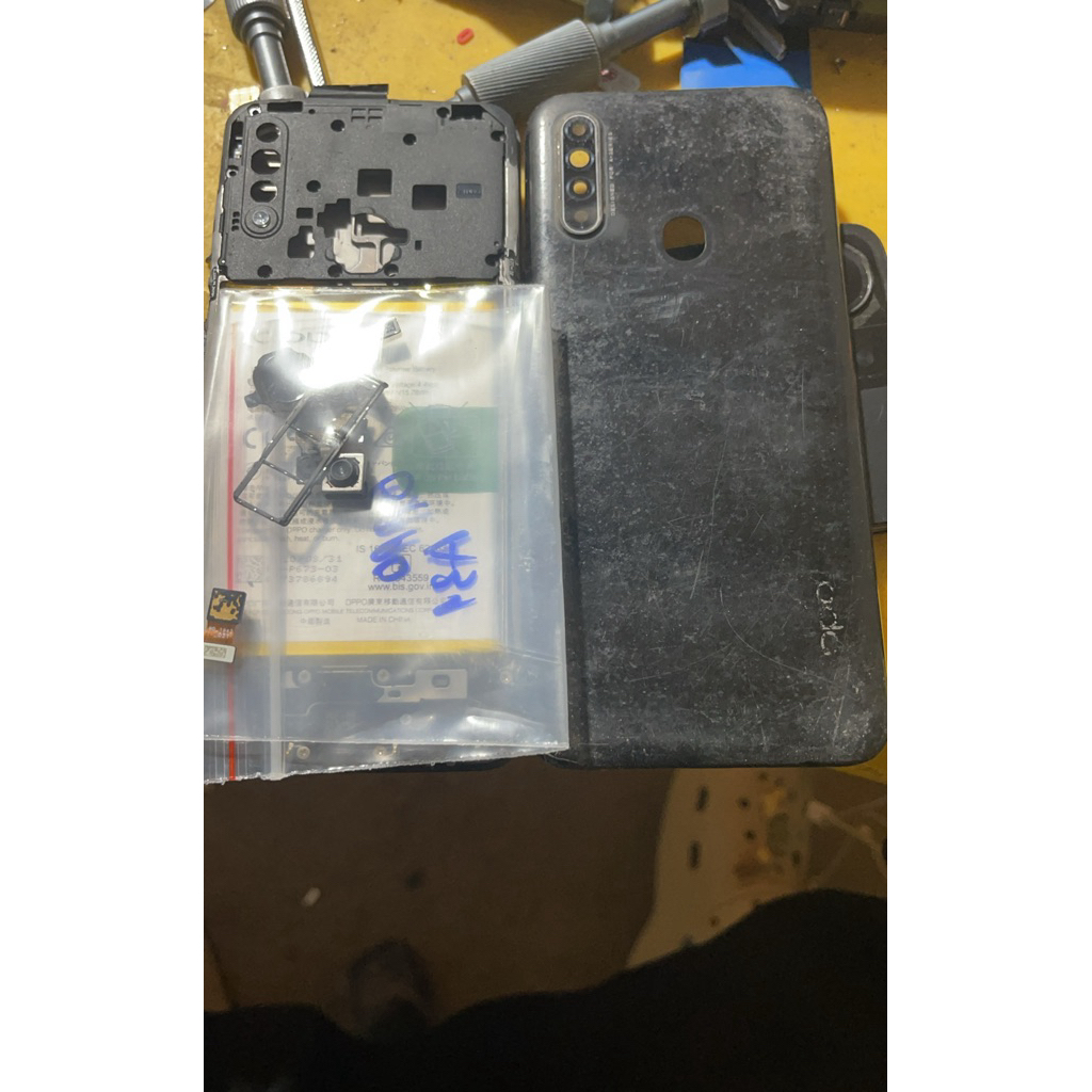 cụm xác không main của oppo A31