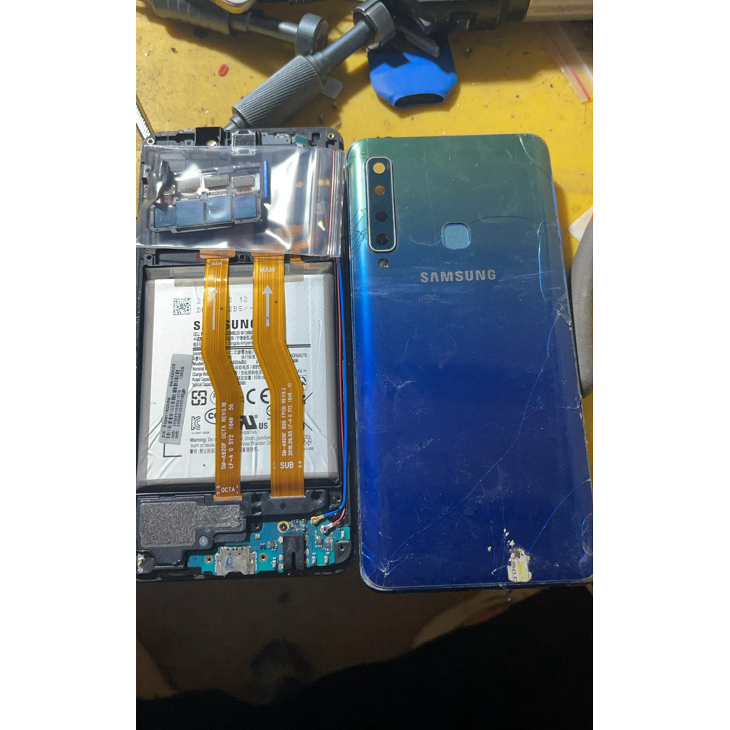 Cụm xác không main của samsung A9