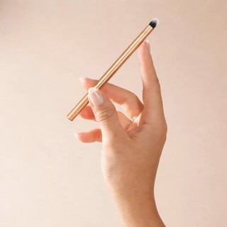 Cọ Nhấn Đuôi Mắt - Hốc Mắt - Cọ Môi RT REAL TECHNIQUES CREASE BRUSH R127