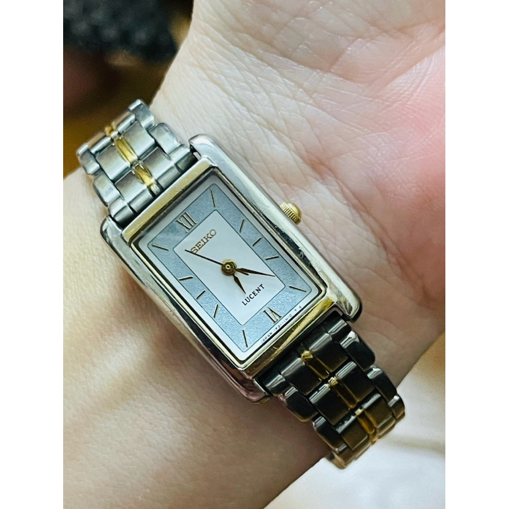 Đồng hồ Seiko Lucent Nhật tank mini rất xinh.