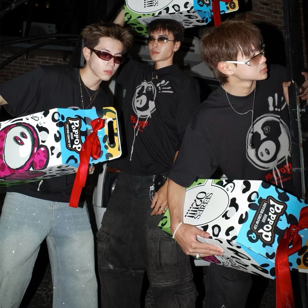 𝐏op𝐏op 𝐇i𝐇i | Poppop Mascot PP Paint Tee / Black