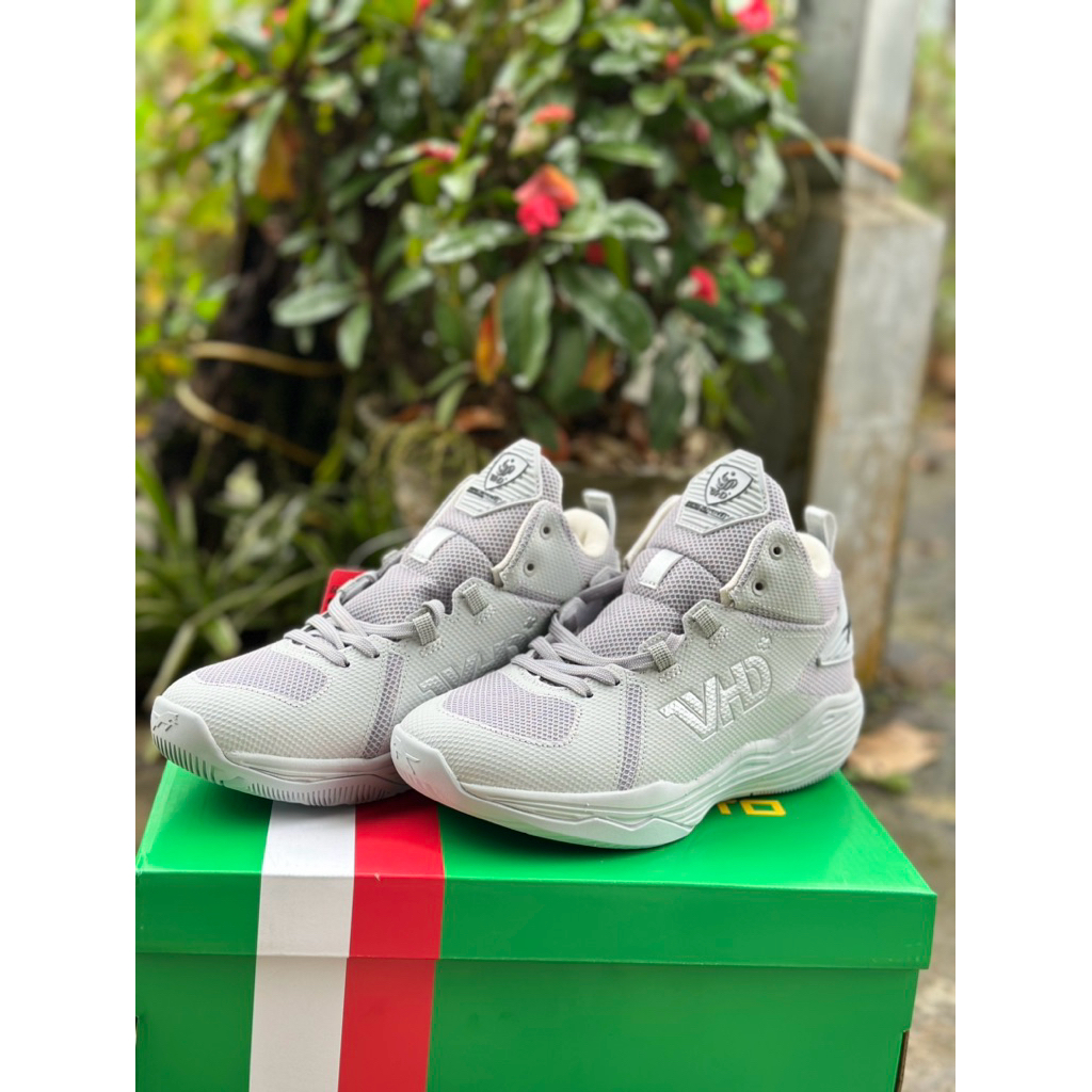 Giày bóng chuyền VHD Chukchi xám bạc 2026