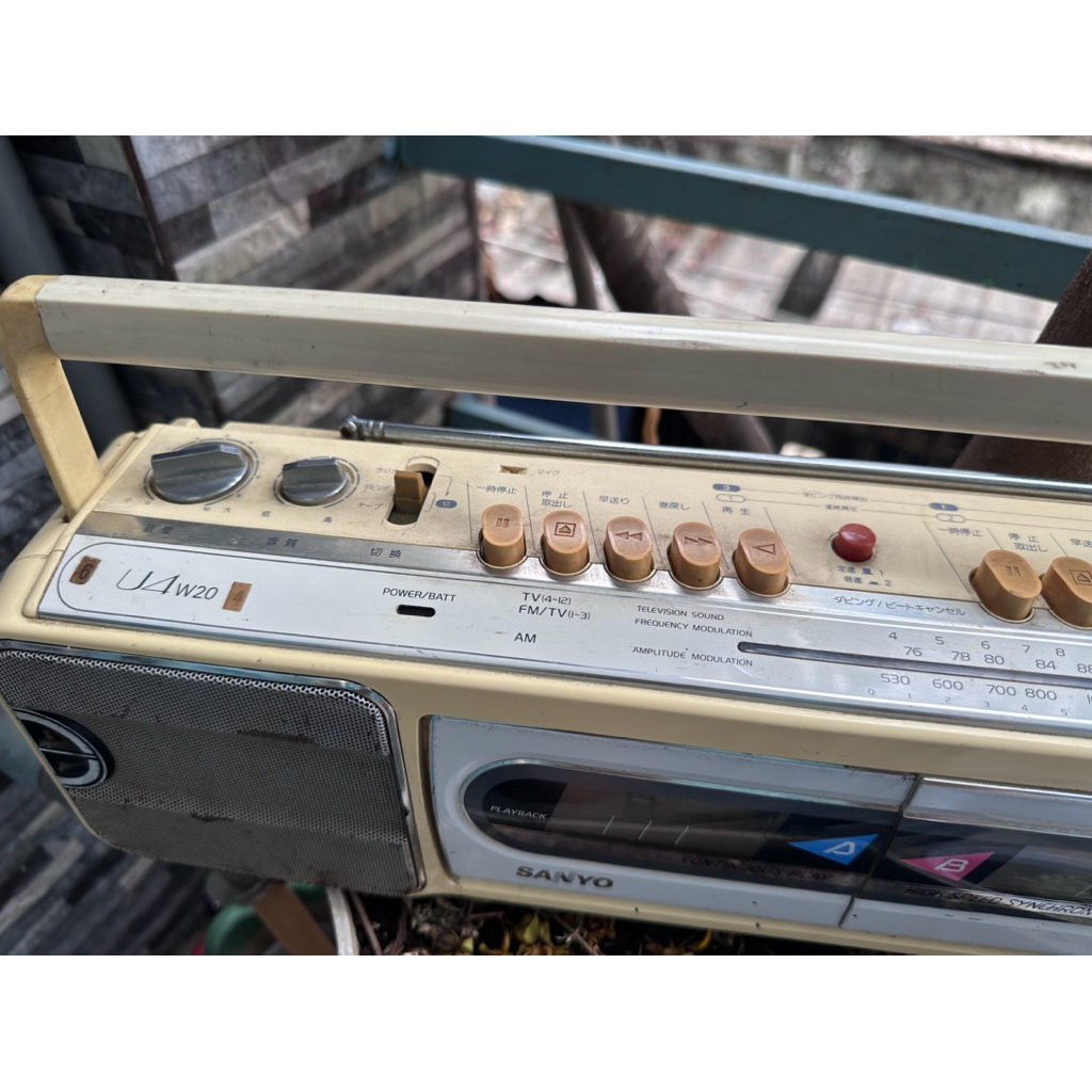 radio cassette sanyo U4-ư20 cổ hàng bãi nhật lỗi