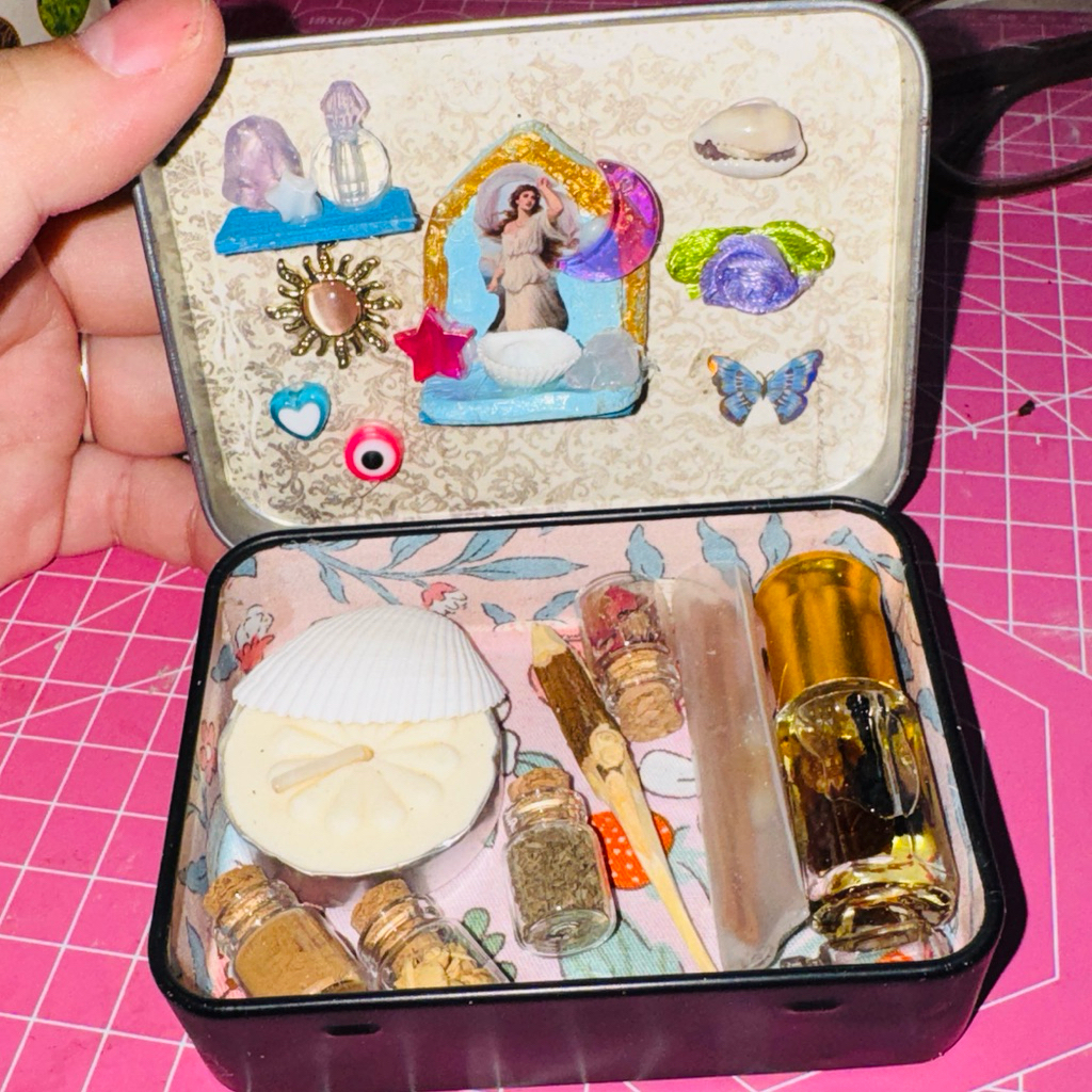 Hộp thiếc sưu tầm Nữ thần “Aphrodite/ Athena/ Lilith/persếphone/Freyja/Isis Altar travel” witchcraf