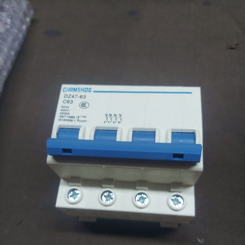 Aptomat CB 4 Pha - C 63A