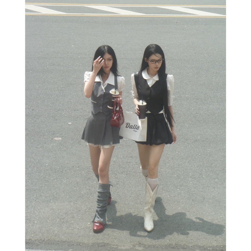 DALLA Combo Gile cổ V phom ôm phối ren & Chân váy ngắn xếp ly phối ren (GL05+CV20) | BigBuy360 - bigbuy360.vn