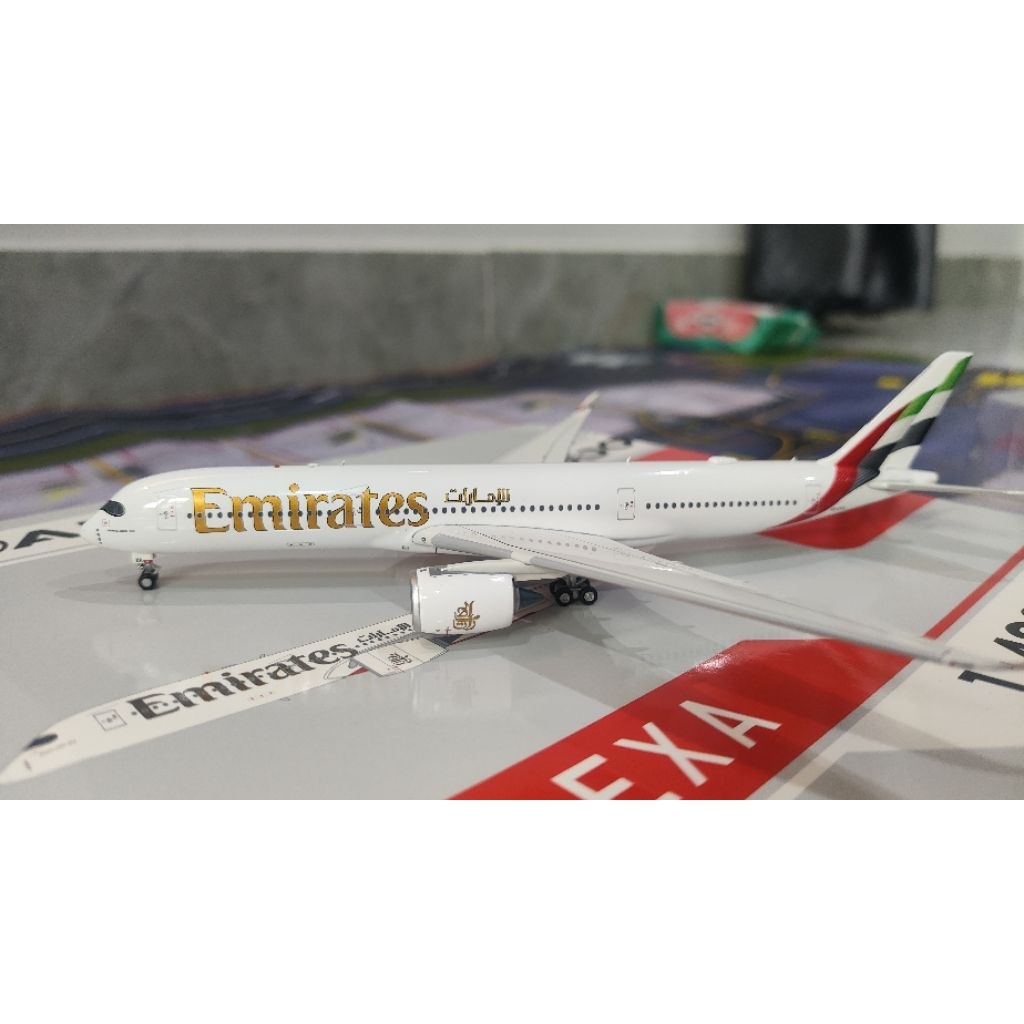 [MÔ HÌNH MÁY BAY SCALE 1:400] Mô hình máy bay Airbus A350-900 Emirates