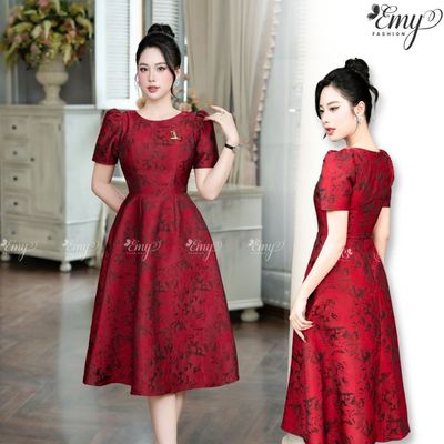 Đầm Đỏ Trung Niên Dự Tiệc EMY EM7517 Sang Trọng Vải Gấm Taffta Vân Nổi Cao Cấp