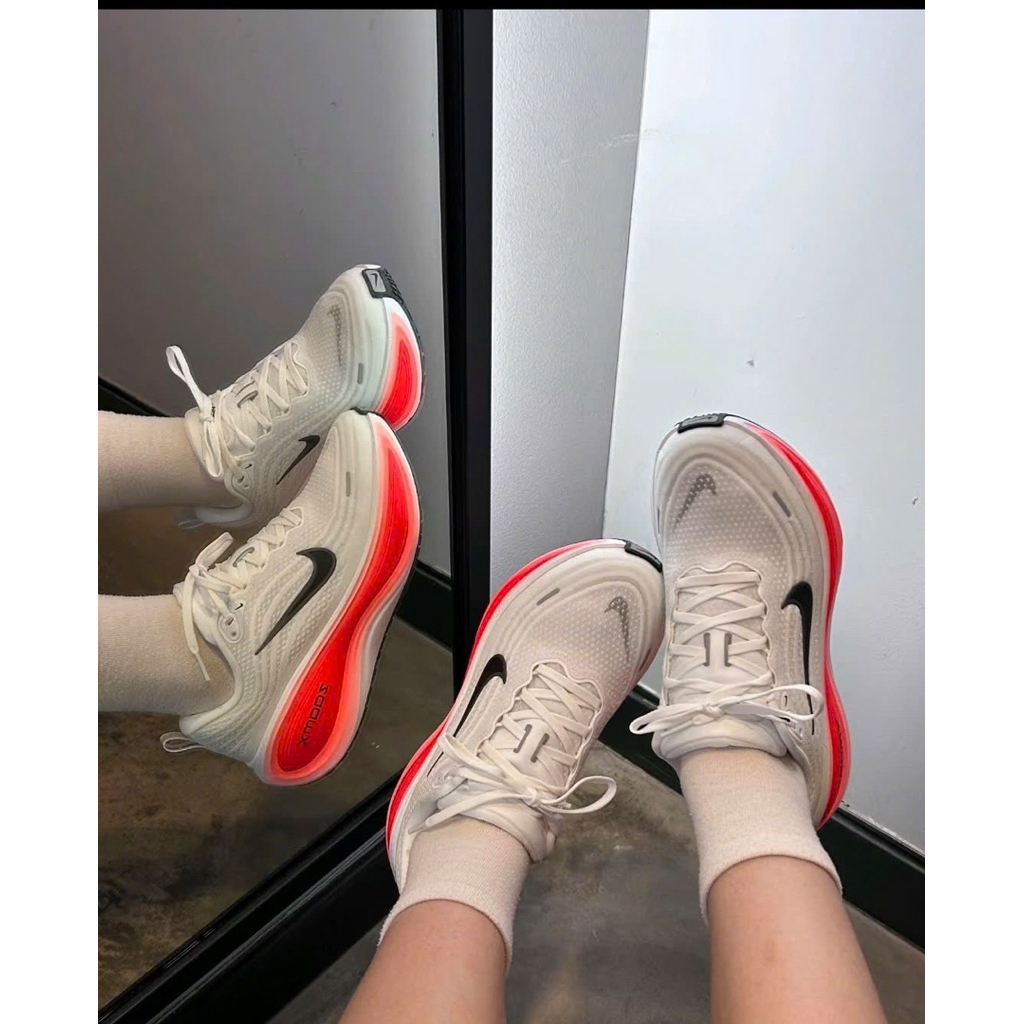 Nike ZoomX Vomero Plus | Giày Chạy Bộ Êm Nhẹ – Hình Thật Shop